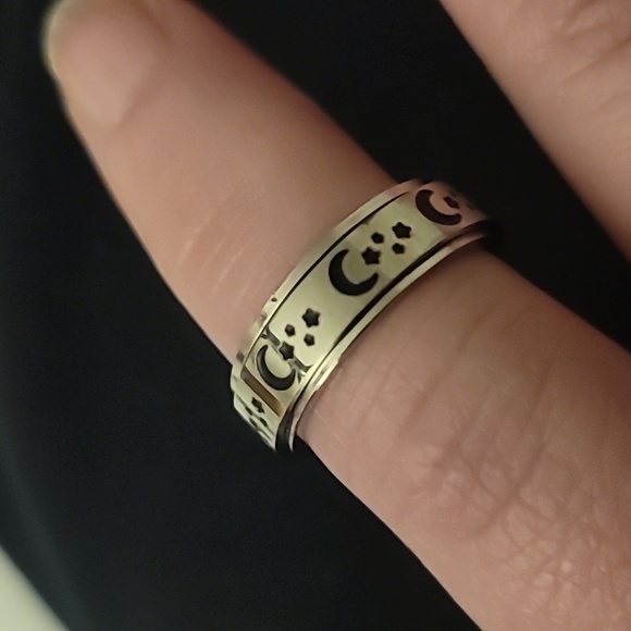 SET OF 8 SPINNER RINGS!! - Picture 9 of 11